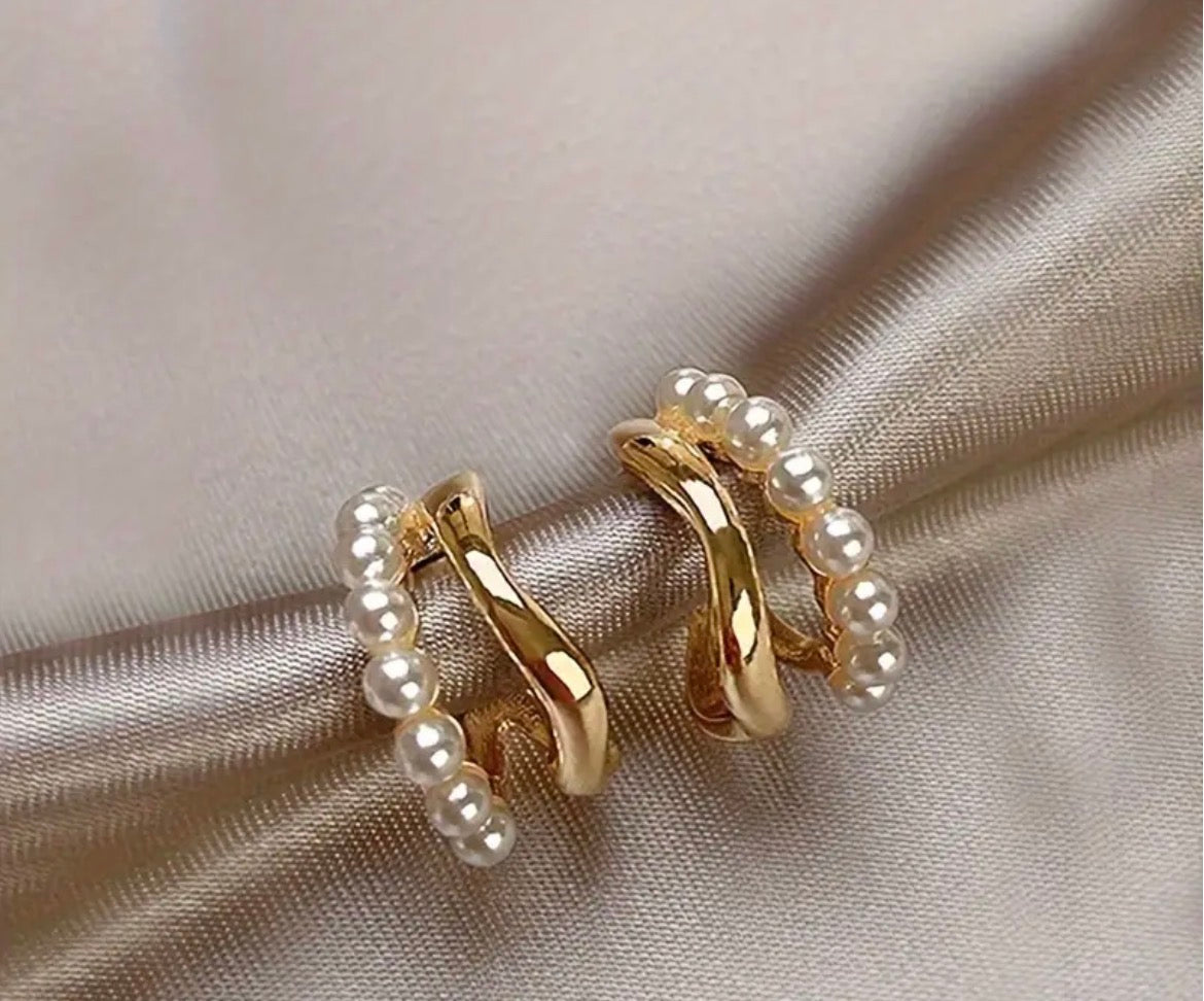 Classic Pearl Earring